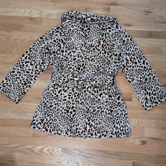 Victoria's Secret Leopard Robe - Picture 3 of 8